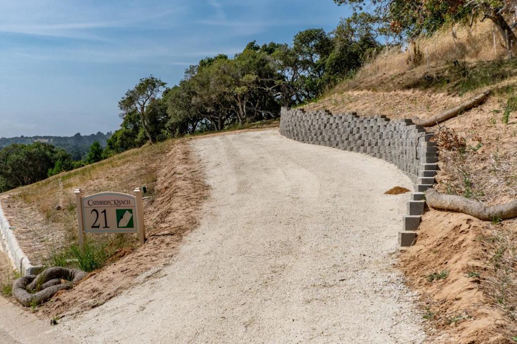 Lot 21/Phase 3. Build your dream home in the hills of North Monterey County. Purchase a lot now in the Cathrein Ranch in the prestigious gated community of Hidden Canyon Ranch which is less than 1 hour from Silicon Valley. Enjoy stunning views in a private community. 2500 sf minimum. Close to horse back riding, golfing, tennis, hiking, ocean/beach, fishing, sailing, and more. Evermore Equestrian Horse Training facility is closely located in the neighboring HCR community. This facility may be available for boarding & training opportunities for you and your horse(s). Contact Evermore Equestrian for more information. As well, enjoy the neighboring Club at Crazy Horse Ranch for Golfing, Dining, & other fun social activities. Contact the club for membership opportunities & pricing. This development is also close to amenities and HWY 101
