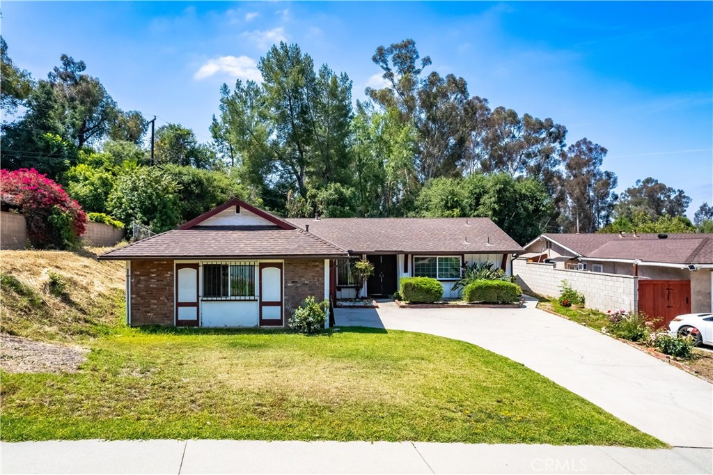 1510 E Newcrest Drive