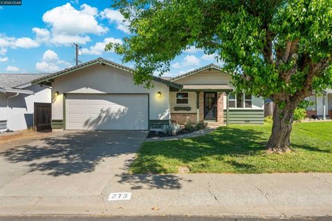 Photo of 273 Solano Lane LN, Vacaville, CA 95688 (MLS # 41133512)