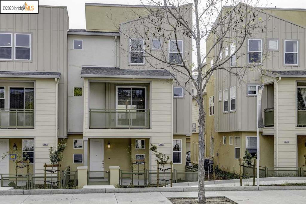 Visit Model Virtual Tour: https://www.kbhome.com/new-homes-bay-area/motion-at-mission-crossing 1st Floor bedroom/bathroom! New Townhouse style condo with 4 bedrooms, 3.5 bathrooms! End Unit with large windows allowing a lot of natural light! Amazing Model like Upgrades! Open Floor Plan! Great location with convenient access to Silicon Valley and Peninsula communities as well as BART, Amtrak and AC transit!