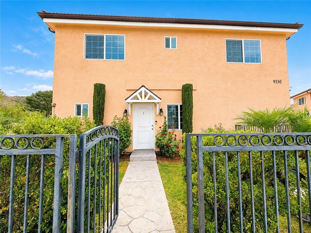 9330 Sunland 1