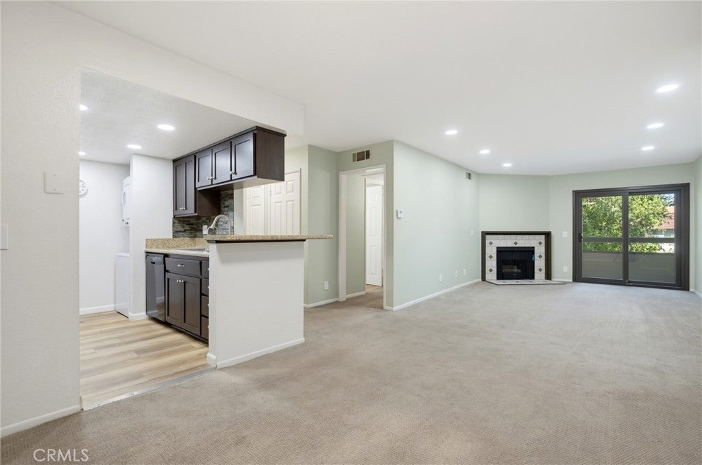 460 Oak Street 215