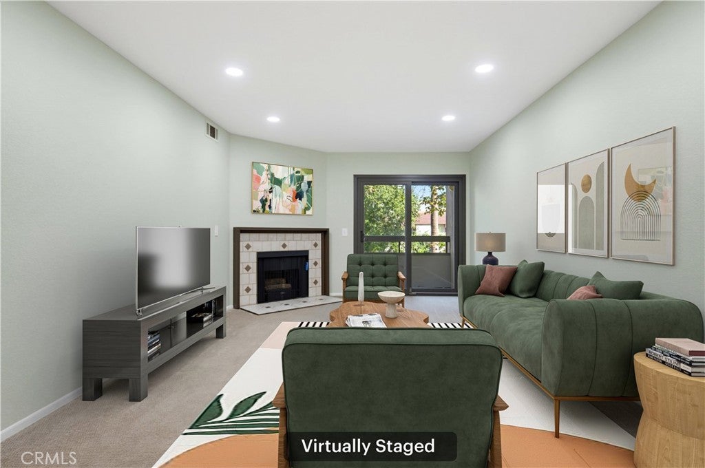 460 Oak Street 215