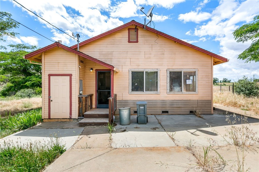 5670 Clay Trail