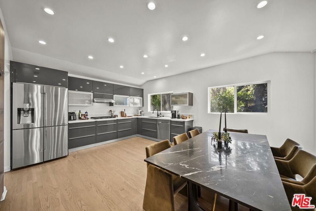 6295 Ivarene Avenue, Hollywood Hills CA 90068