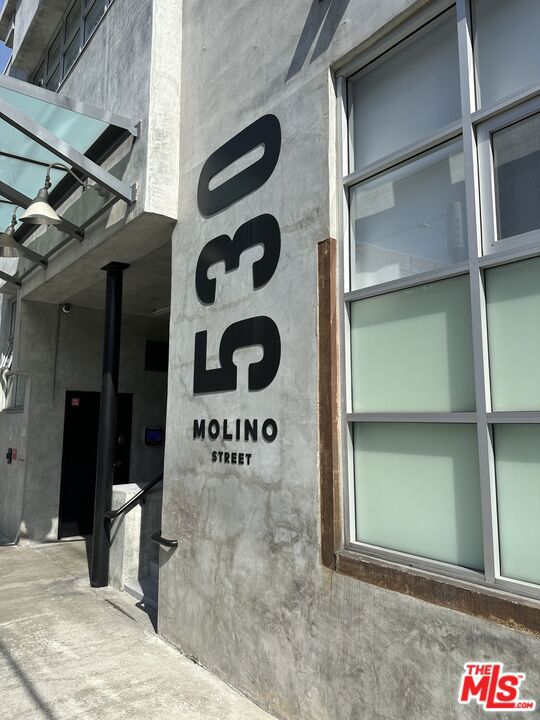 530 Molino Street 220