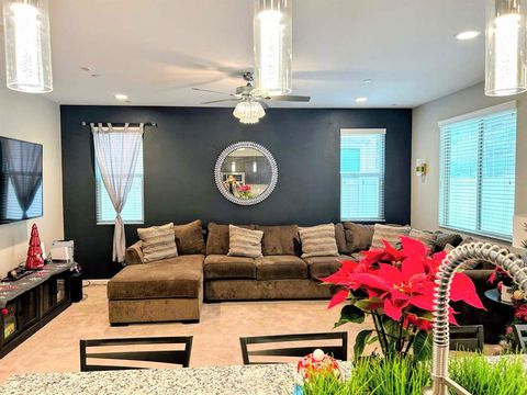 Photo of 24440 Periwinkle Way Way, Lake Elsinore, CA 92532 (MLS # 41121481)