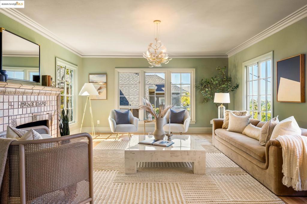 CROCKER HGHLANDS - Residential