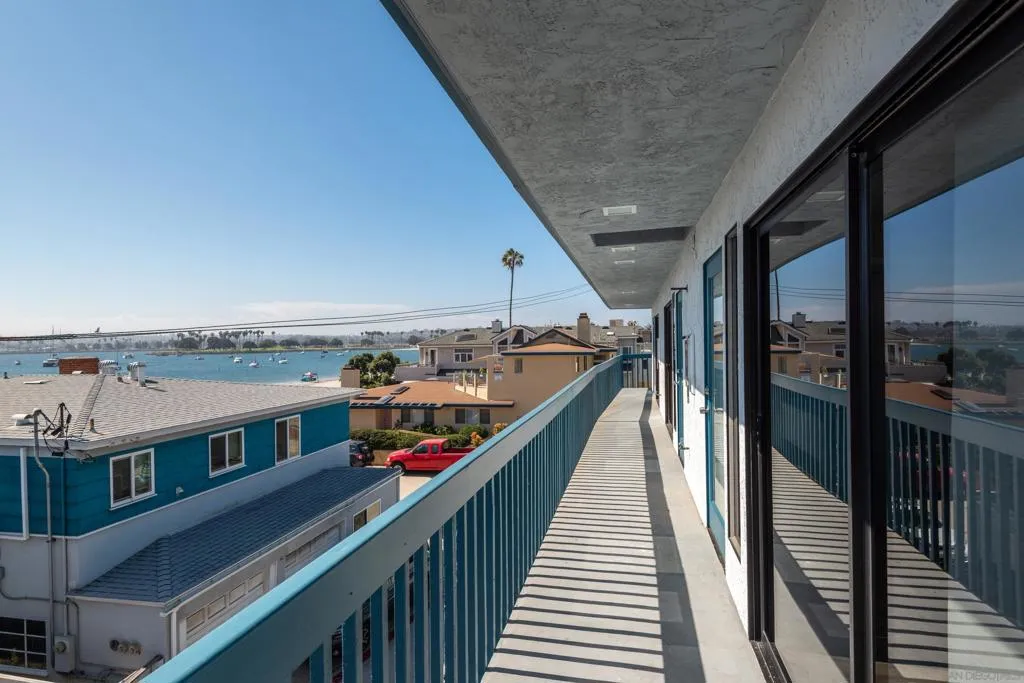 San Diego, California 92109, United States, 3 Bedrooms Bedrooms, ,4 BathroomsBathrooms,Residential,Active,186973