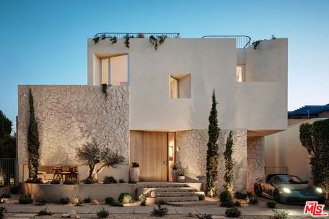 Photo of 8164 Waring Avenue, Los Angeles, CA 90046 (MLS # 26663859)