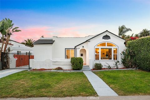 Photo of 2115 S Redondo BLVD, Los Angeles, CA 90016 (MLS # PW26113714)