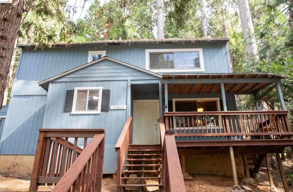 23663 Ontario Dr