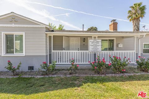 Photo of 715 S Lake Street, Burbank, CA 91502 (MLS # 25589377)