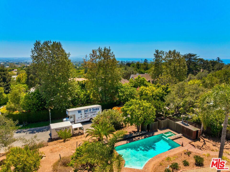 1601 Capri Drive