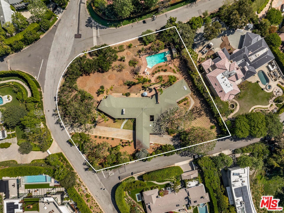 1601 Capri Drive