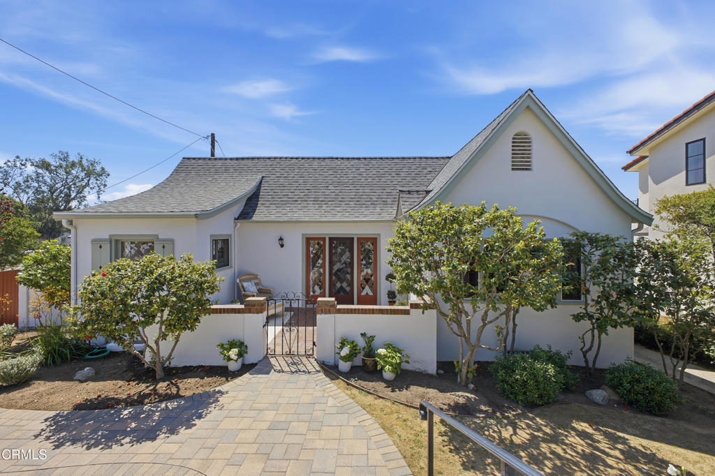 1124 E Mariposa Street