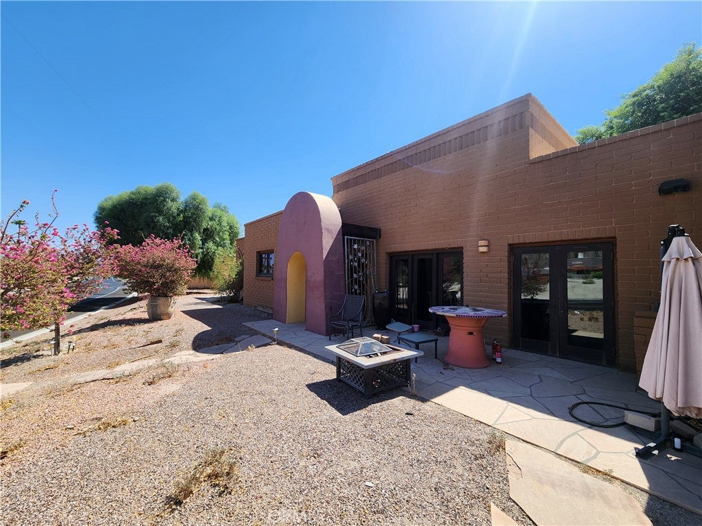 51520 Avenida Montezuma