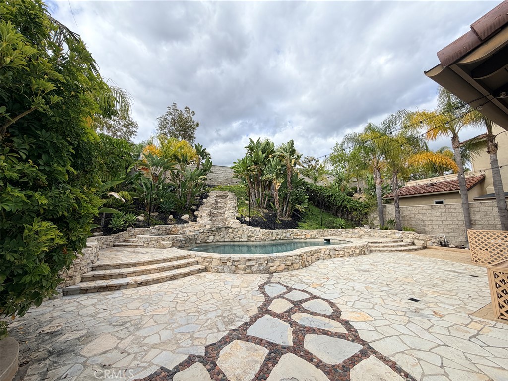 17261 Fremont