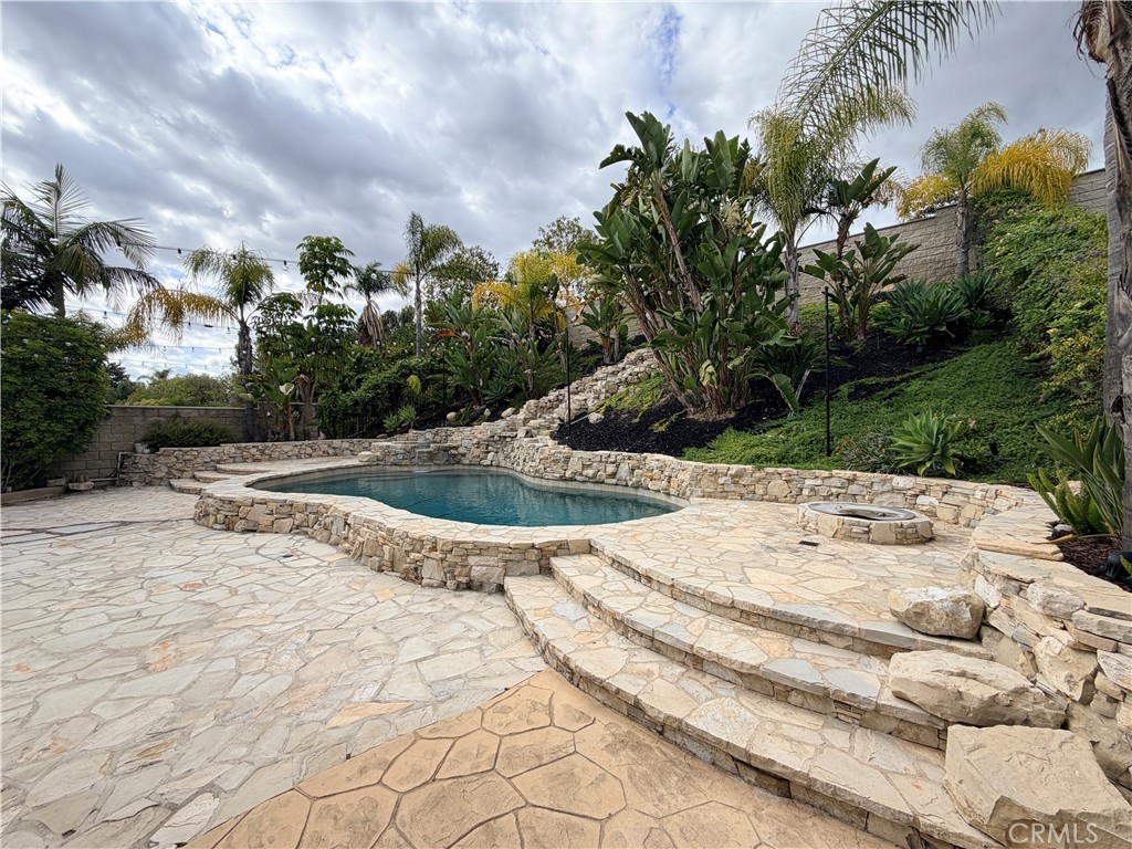 17261 Fremont