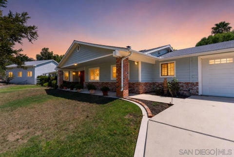 Photo of 1044 Capra Way WAY, Fallbrook, CA 92028 (MLS # 260021820SD)