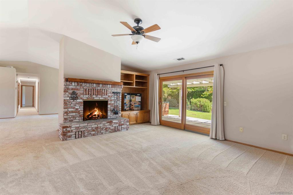 1044 Valentine Lane
