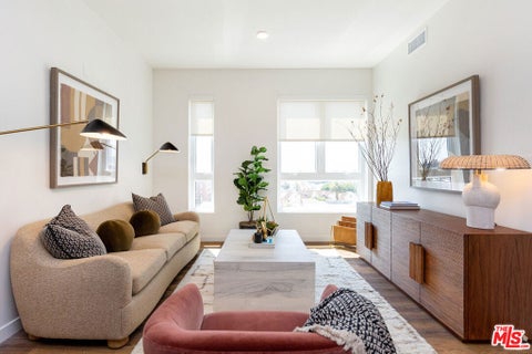 Photo of 839 S Fedora Street #709, Los Angeles, CA 90005 (MLS # 26847207)