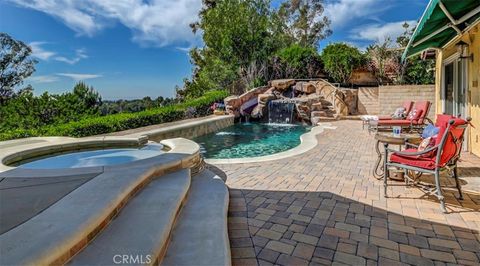 Photo of 26586 Via Noveno, Mission Viejo, CA 92691 (MLS # OC26028992)