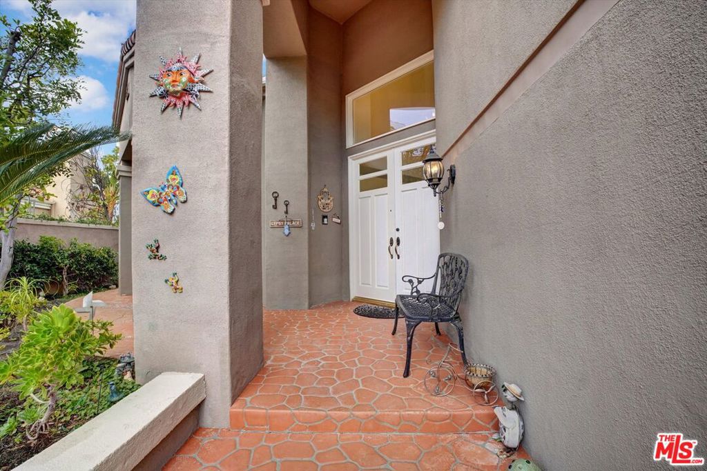 24823 Alexandra Court