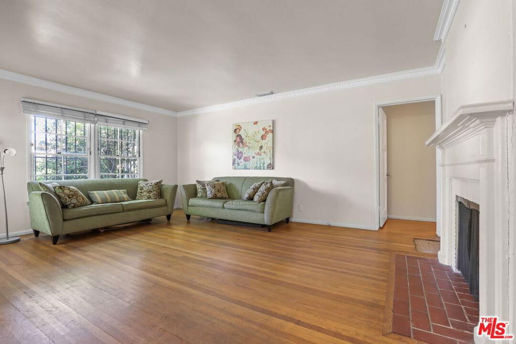 2035 Castle Heights Avenue