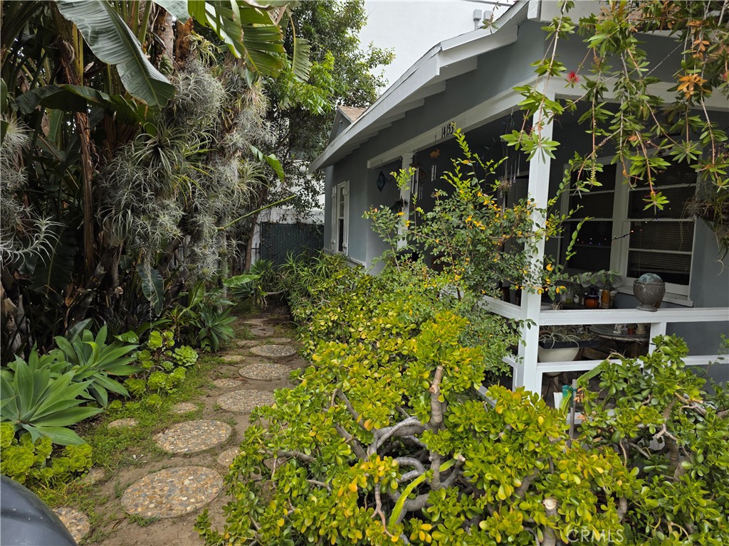 First time on the market in over 20 years. Amazing Investment Opportunity Sitting in the border of Sherman Oaks and Van Nuys, CA! Buyers are advised to verify all information, including city, county, zoning, tax, and other records, to their satisfaction. AS-IS sale. Tenant-occupied – DRIVE BY ONLY.
This property has tremendous potential and is ideal for experienced contractors and investors seeking a value-add opportunity with strong return potential. A true diamond in the rough, it offers endless possibilities. Layouts provide a solid foundation for a complete renovation or redevelopment.
Embrace the potential and let your creativity shine. This one won’t last. Whether you're looking to flip, rebuild, or craft your dream home, this property is a blank canvas waiting for your vision!