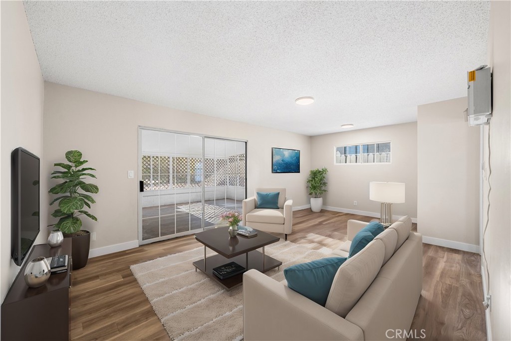 1250 E Avenue R3