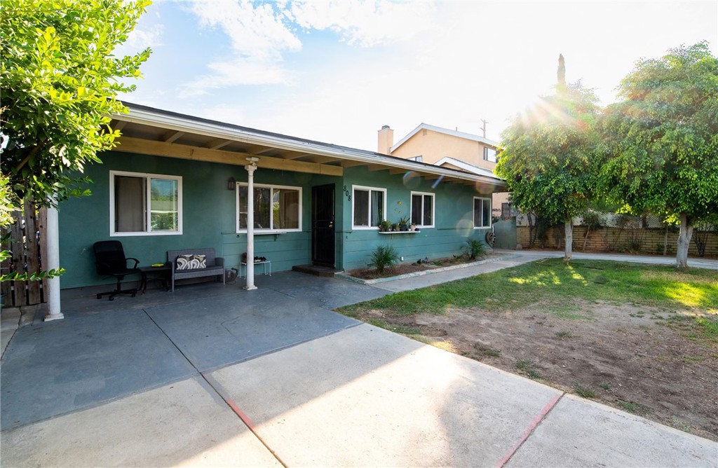 "ADU" Welcome to this charming 3-bedroom, 2-bath home in the lovely city of Duarte! Offering 1,174 sq ft of living space on a generous 6,657 sq ft lot, this home features a spacious family room and a great-sized covered patio perfect for entertaining. But wait… there’s more! In the back, you’ll find a 480 sq ft ADU—ideal for guests, extended family, or rental income potential. Enjoy a nice-sized front yard and backyard, all in a prime location near the 210 & 605 freeways, shopping centers, schools, and parks. This property truly has it all!