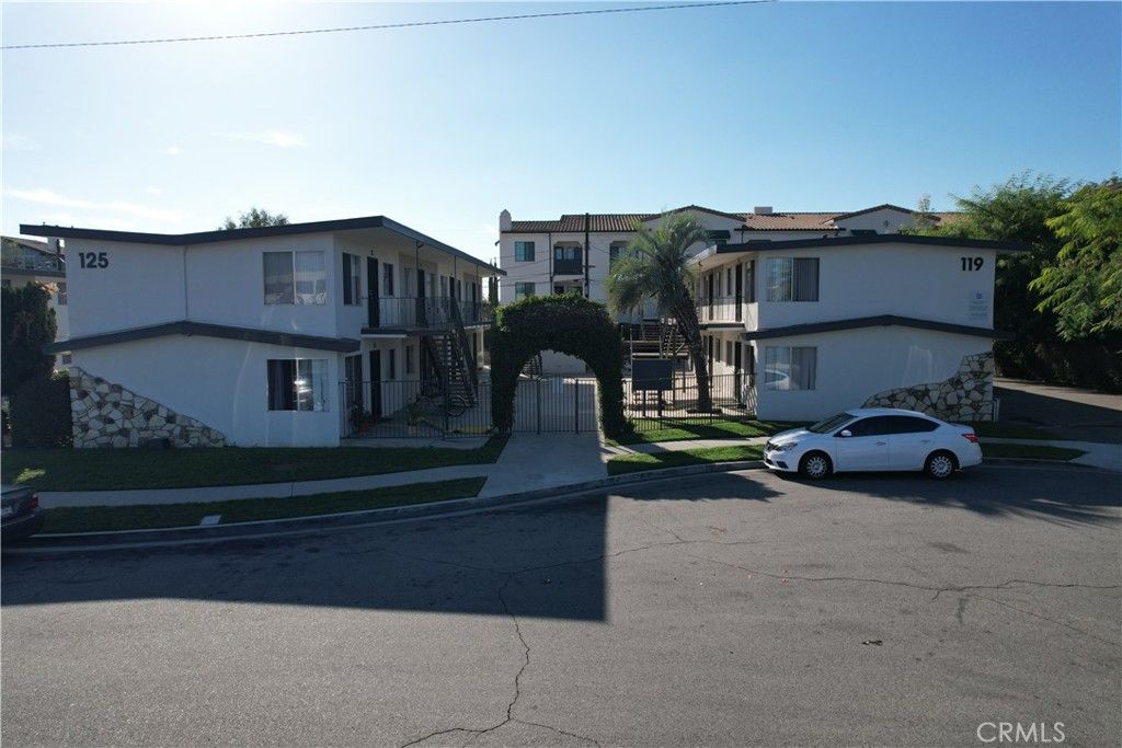 Photo of 119 S Fahrion Place, Anaheim, CA 92805 (MLS # OC26126398)