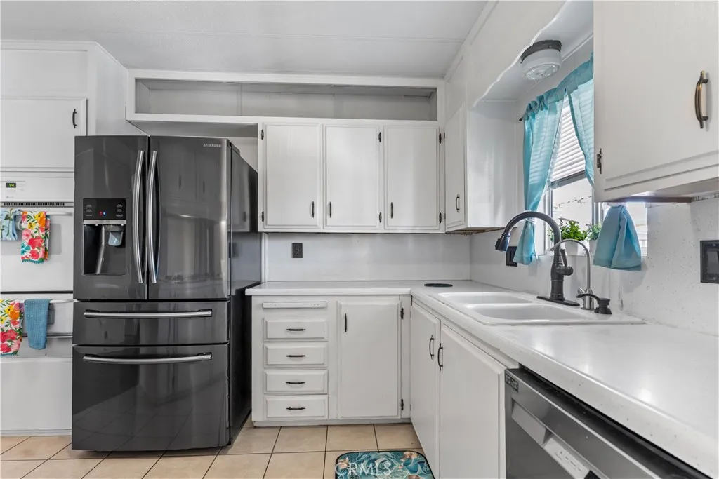 Victorville, California 92395, United States, 2 Bedrooms Bedrooms, ,2 BathroomsBathrooms,Residential,Active,247571