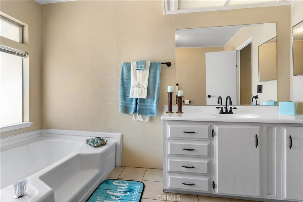 Victorville, California 92395, United States, 2 Bedrooms Bedrooms, ,2 BathroomsBathrooms,Residential,Active,247571