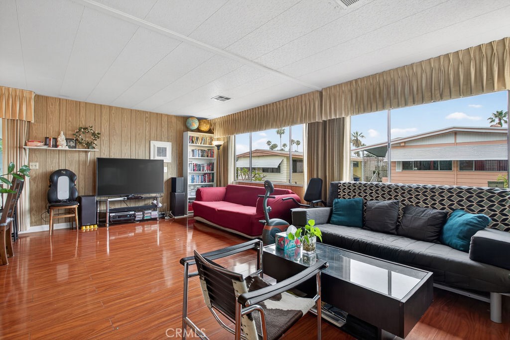 24921 Muirlands Boulevard 32