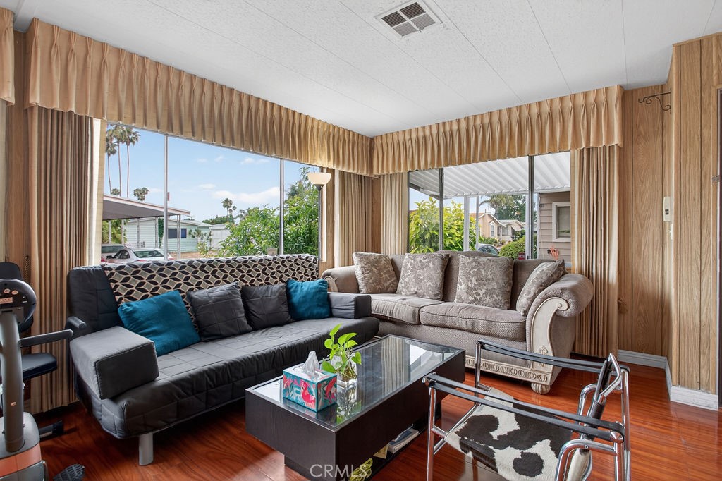 24921 Muirlands Boulevard 32