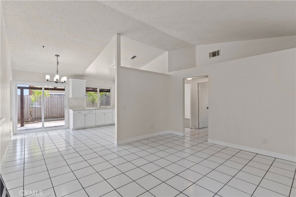 1529 Apple Creek