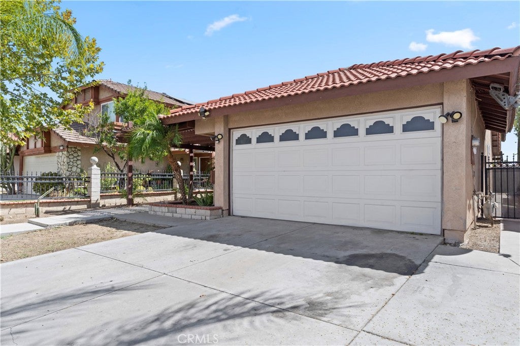 1529 Apple Creek