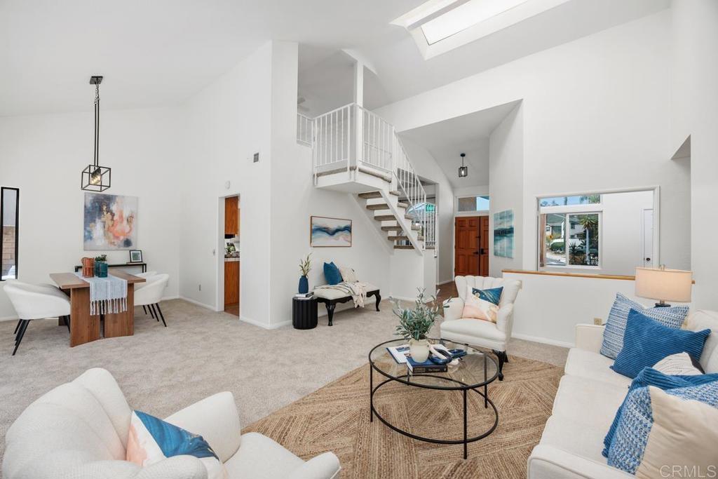 1713 W Country Club Lane