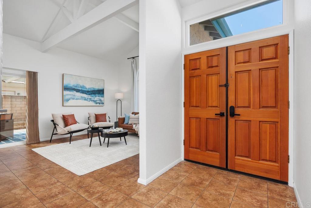 1713 W Country Club Lane