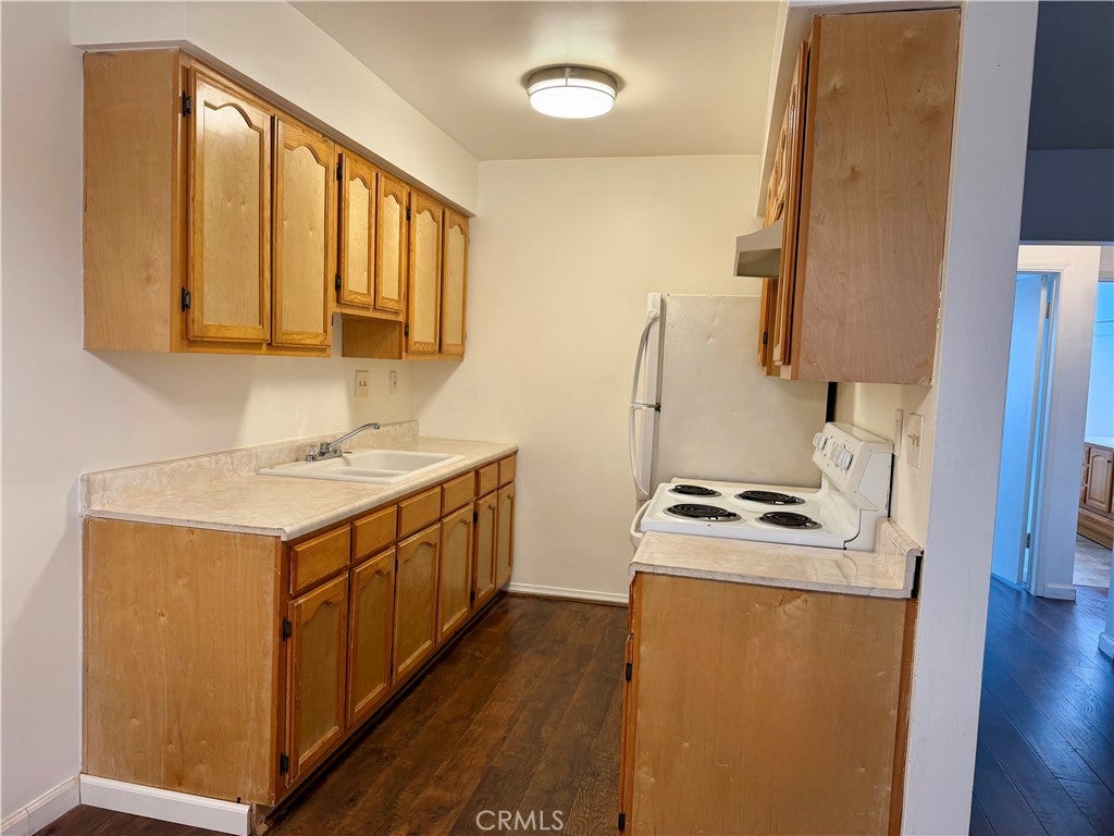 335 Cedar 212