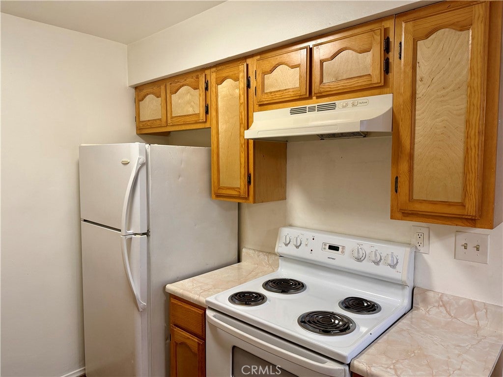 335 Cedar 212