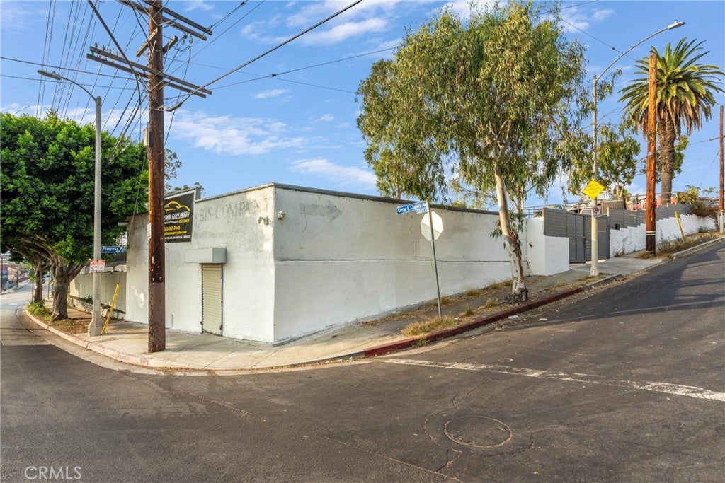 1203 E Cesar E Chavez