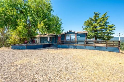 Photo of 5990 Sunny Glen Lane Ln, Paso Robles, CA 93446 (MLS # PI26104591)