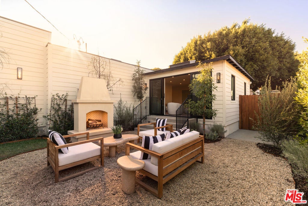1204 Marine Street