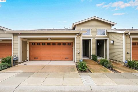 Photo of 6299 Rocky Point Ct, Oakland, CA 94605 (MLS # 41135084)