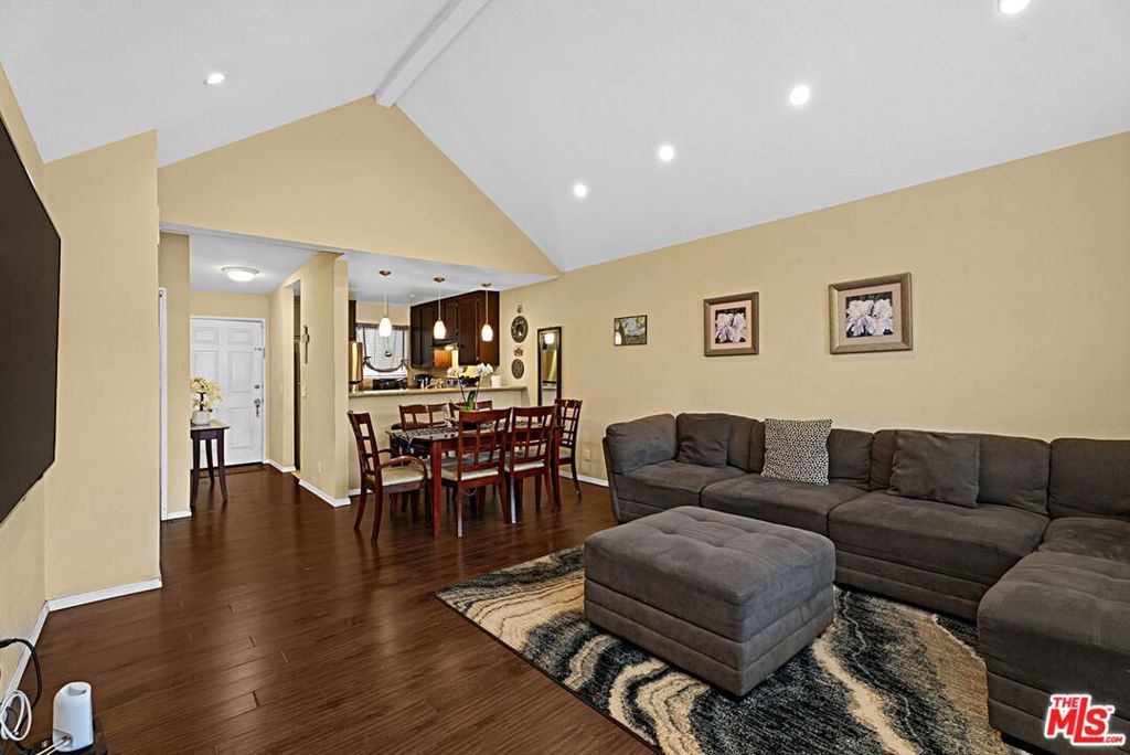 2507 E 15th Street 305