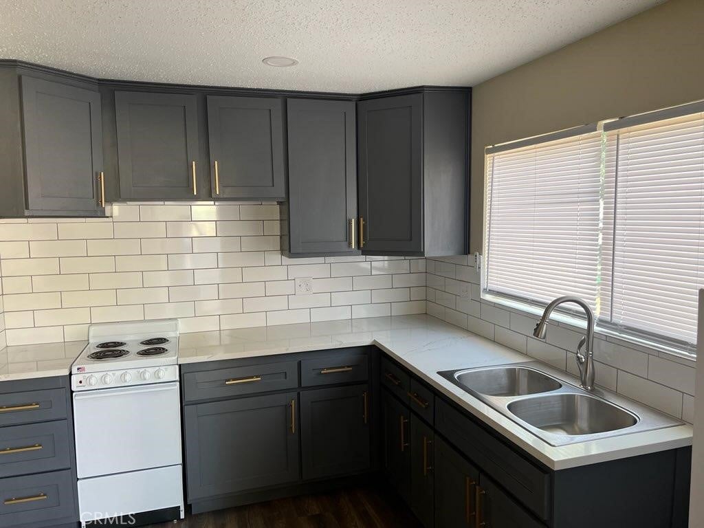 25276 Barton Road 13