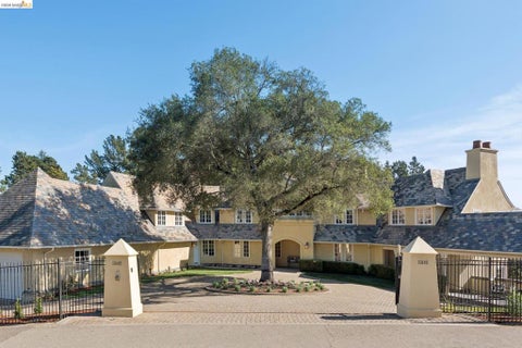 Photo of 13145 Skyline Blvd BLVD, Oakland, CA 94619 (MLS # 41152547)